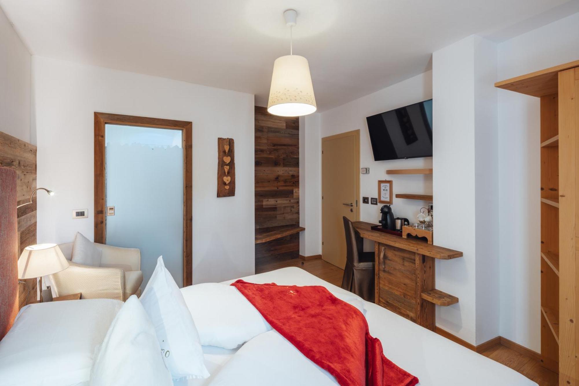 Hotel Garni Laurino Кавалезе Екстериор снимка