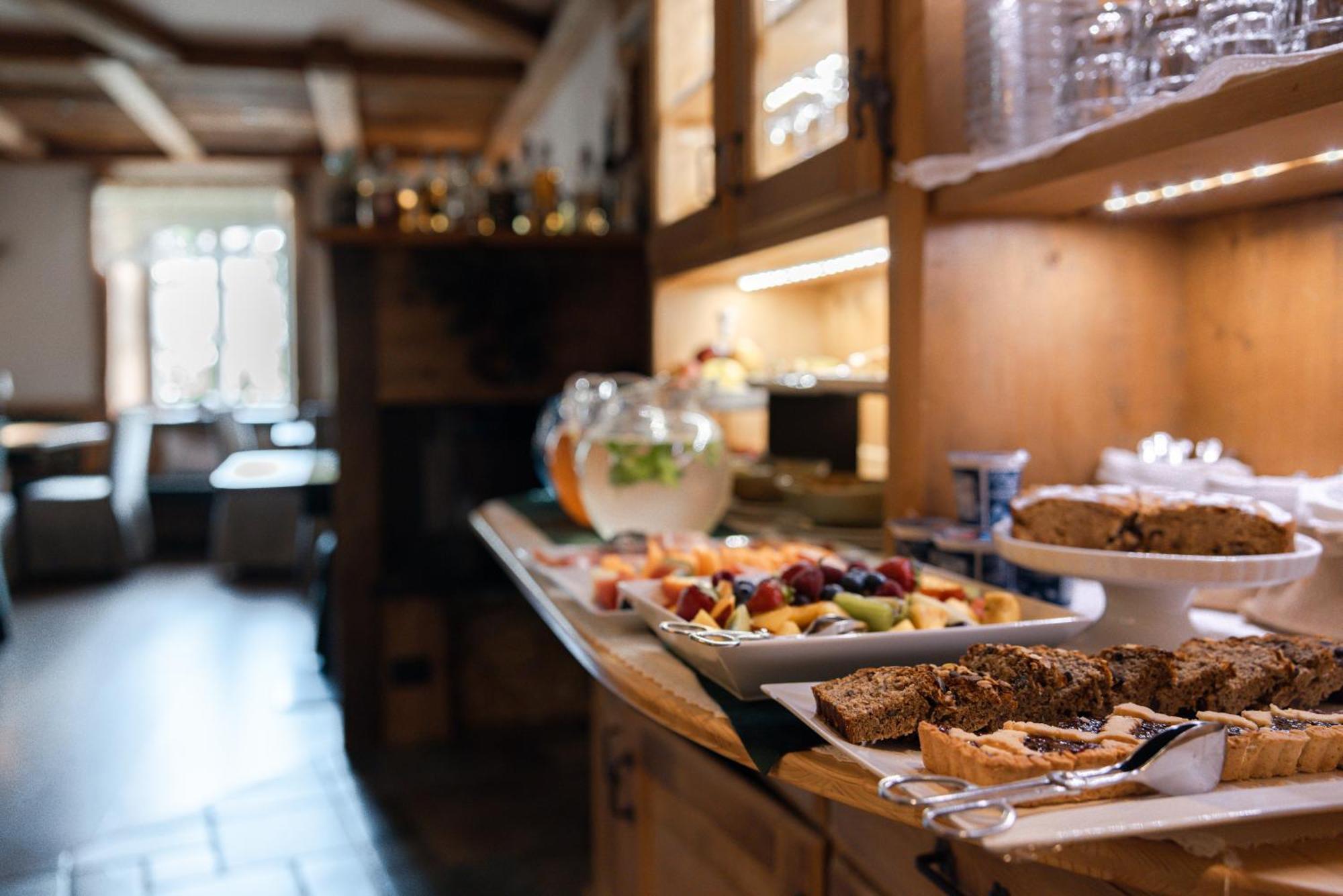 Hotel Garni Laurino Кавалезе Екстериор снимка